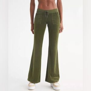 Juicy Couture Women's Heritage Low Rise Snap Pocket Track Pant